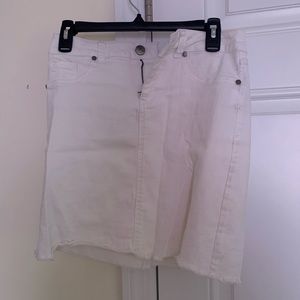 White denim skirt